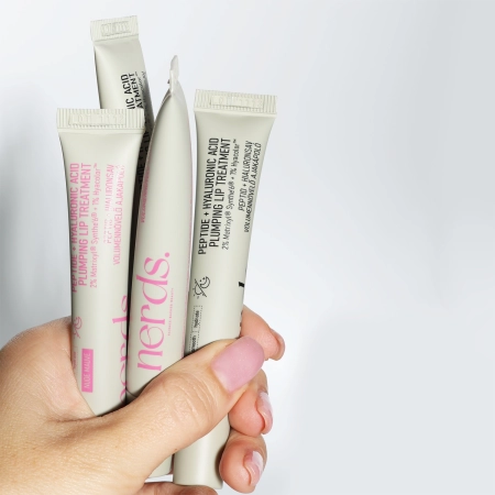 Nerds. - Peptide + Hyaluronic Acid Plumping Lip Treatment NUDE MAUVE - 2% Matrixyl Synthe'6 + 1% Hyacolor - Peptydowe Serum do Ust z Kwasem Hialuronowym w Kolorze Nude Mauve - 10ml
