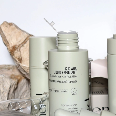 Nerds. - 12% AHA Liquid Exfoliant - 10% Glycolic Acid + 2% Fruit AHAs - Tonik Złuszczający AHA 12% (10% Kwas Glikolowy + 2% Kwasy Owocowe) - 100ml