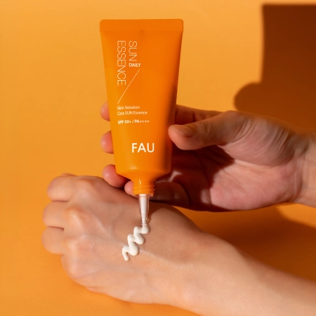 FAU - Skin Solution CICA Sun Essence SPF50+/PA++++ - Kojąca Esencja z Filtrem - 50g