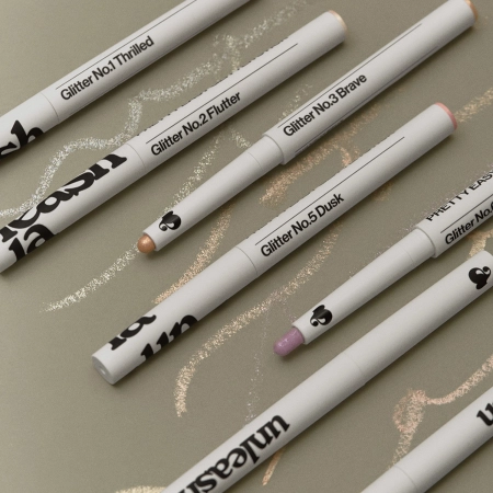Unleashia - Pretty Easy Glitter Stick - Brokatowa Kredka do Oczu - 2 Flutter - 0,7g