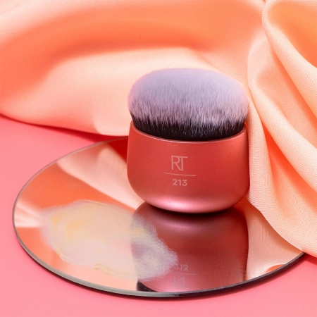 Real Techniques - Foundation Blender - Pędzel do Podkładu Typu Kabuki - 1szt.