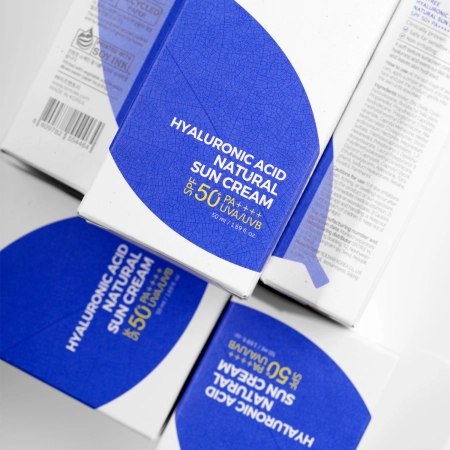 Isntree - Hyaluronic Acid Natural Sun Cream SPF50+/PA++++ - Krem z Filtrem Mineralnym - 50ml  OUTLET