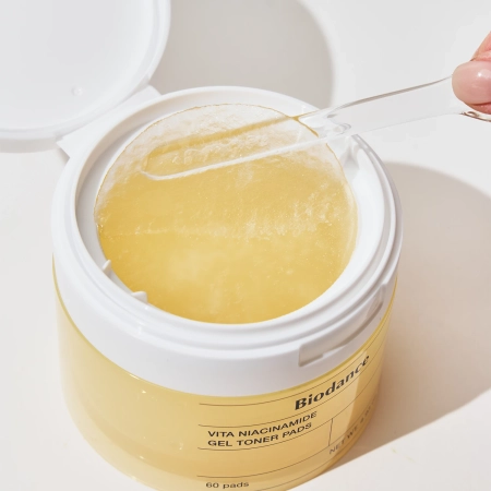 Biodance - Vita Niacinamide Gel Toner Pads - Rozświetlające Płatki do Twarzy - 60szt